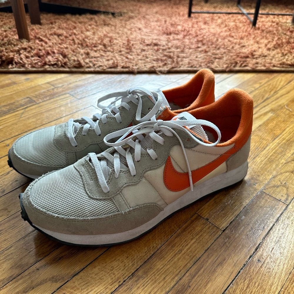 Nike Challenger Sneakers